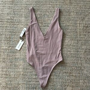 NWT Aritzia Contour Bodysuit XS